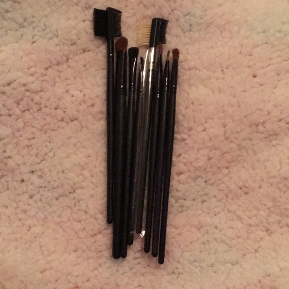 Makeup brushes BRAND NEW NEVER USED